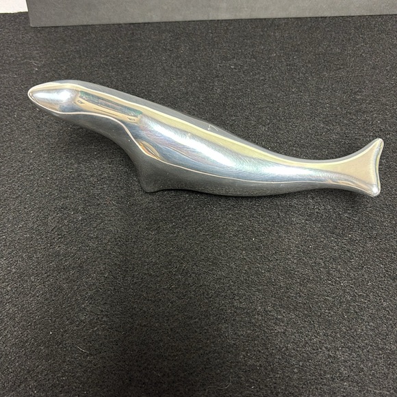 Hoselton MCM Vintage Polished Aluminum Seal Sculpture - Signed - Picture 3 of 10